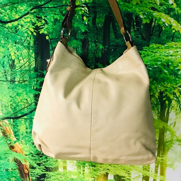Coach cream leather purse. - Picture 12 of 16